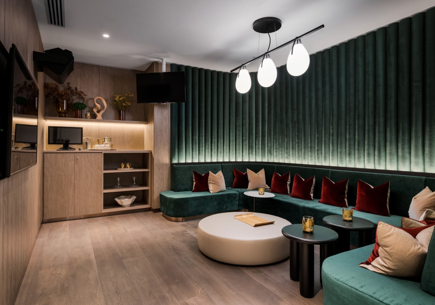 Karaoke and virtual golf facilities